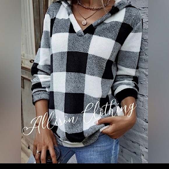 Tops - Buffalo Plaid Flannel Hoodie Top